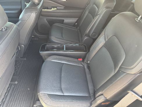Used 2022 Nissan Pathfinder SL w/ SL Premium Package FWD image 15