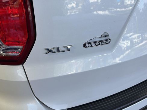 Used 2018 Ford Explorer XLT image 8