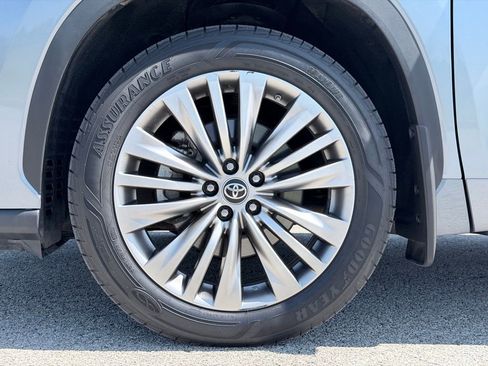 Used 2022 Toyota Highlander Platinum image 44