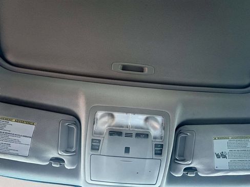 Used 2016 Toyota Camry SE image 31