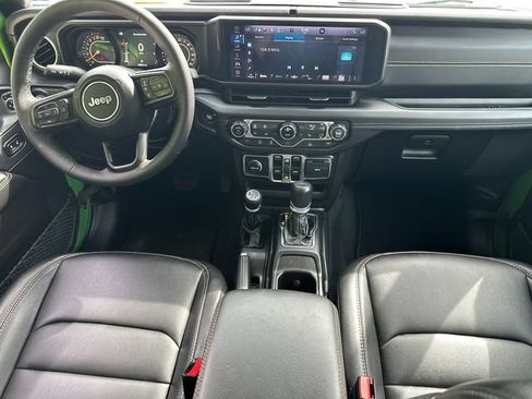 Used 2025 Jeep Gladiator Sport AWD/4WD image 18