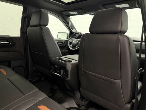 Used 2024 GMC Sierra 1500 AT4 w/ Technology Package AWD/4WD image 38