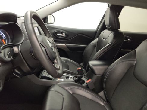 Used 2020 Jeep Cherokee Latitude Plus FWD image 17
