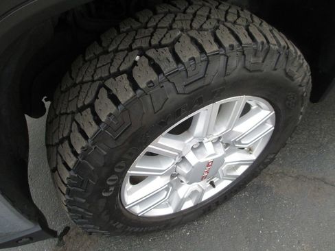 Used 2023 GMC Sierra 2500 SLT w/ SLT Convenience Package AWD/4WD image 14