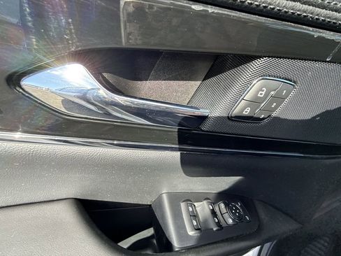 Used 2023 Lincoln Nautilus FWD w/ Premium Package image 30