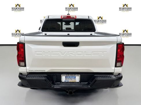 Used 2025 Chevrolet Colorado W/T w/ Advanced Trailering Package AWD/4WD image 6