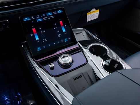 New 2025 Cadillac Escalade IQ Sport 2 w/ LPO, ONYX Package image 32