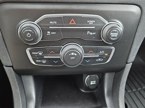 Used 2021 Dodge Charger SXT w/ Leather Interior Group image 19