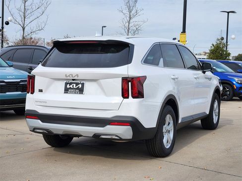 New 2026 Kia Sorento LX image 4