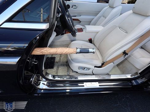 Used 2016 Rolls-Royce Dawn RWD image 13