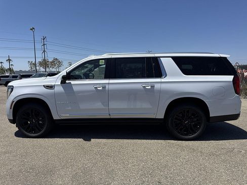New 2026 GMC Yukon XL Denali w/ Denali Reserve Package AWD/4WD image 5