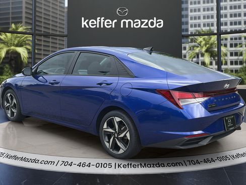 Used 2023 Hyundai Elantra SEL w/ Convenience Package FWD image 5