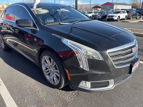 Used 2018 Cadillac XTS Luxury image 3