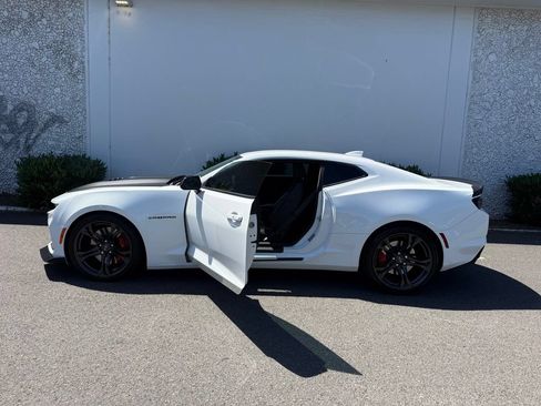 Used 2021 Chevrolet Camaro SS RWD image 17