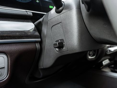 Used 2020 Mercedes-Benz GLS 450 4MATIC image 22