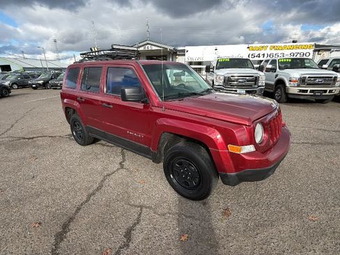 Used 2015 Jeep Patriot Sport AWD/4WD image 2