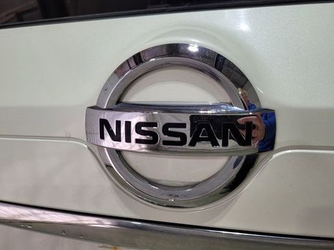 Used 2016 Nissan Rogue SV image 48