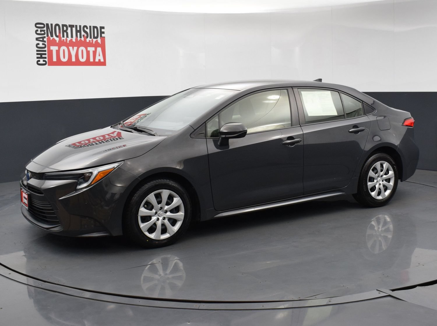 Used 2025 Toyota Corolla LE FWD image 8
