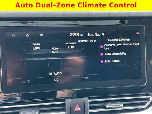 Used 2022 Kia Niro Touring Special Edition image 13