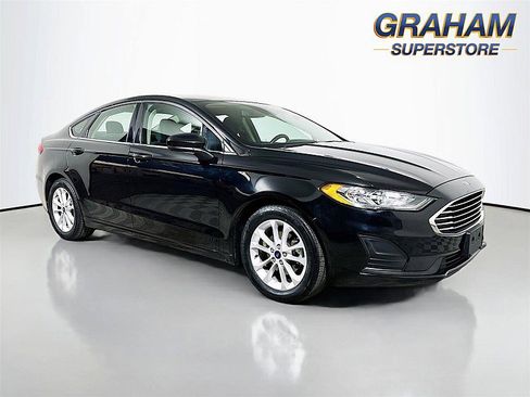Used 2020 Ford Fusion SE image 1