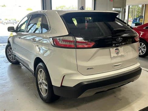 Used 2022 Ford Edge SEL w/ Convenience Package image 4