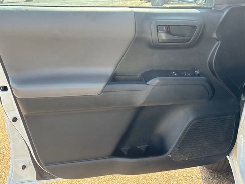 Used 2018 Toyota Tacoma SR RWD image 7