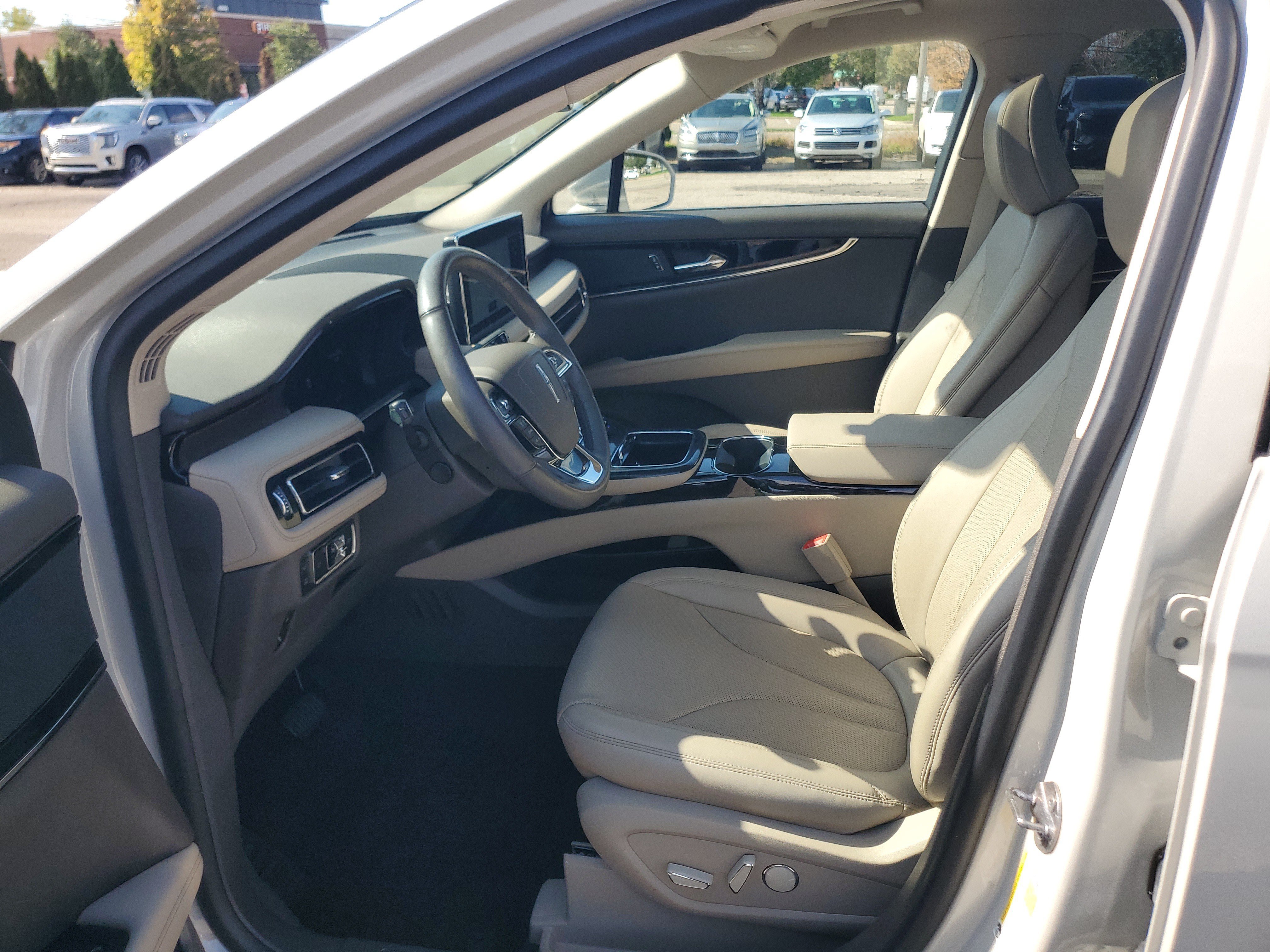Certified 2023 Lincoln Nautilus Reserve AWD/4WD image 12