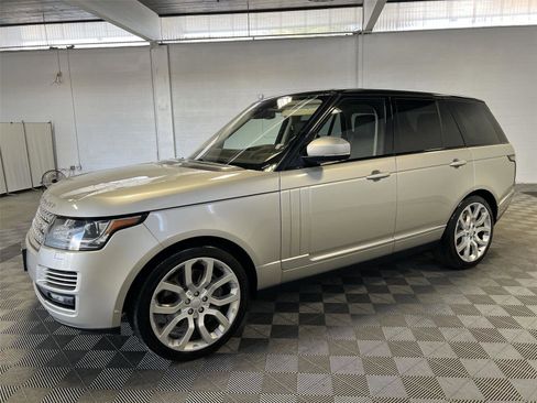 Used 2016 Land Rover Range Rover HSE image 2