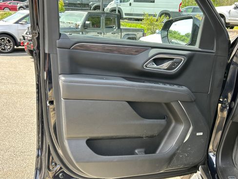 Used 2023 Chevrolet Tahoe LT w/ Luxury Package AWD/4WD image 7