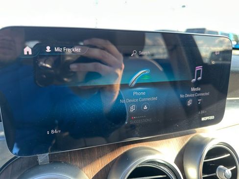 Used 2021 Mercedes-Benz GLC 300 4MATIC w/ Premium Package image 19