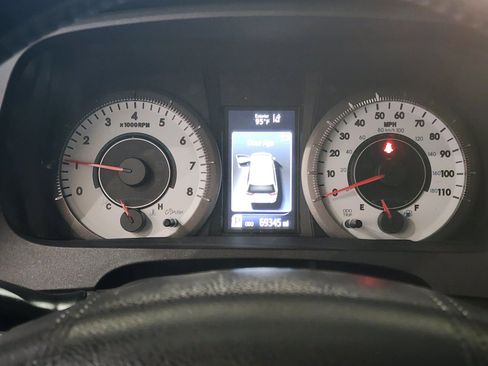 Used 2018 Toyota Sienna SE FWD image 32