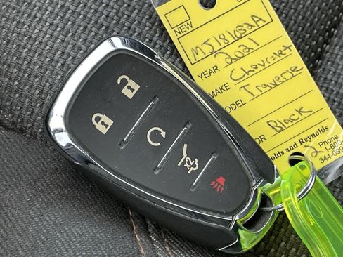 Used 2021 Chevrolet Traverse LT image 30