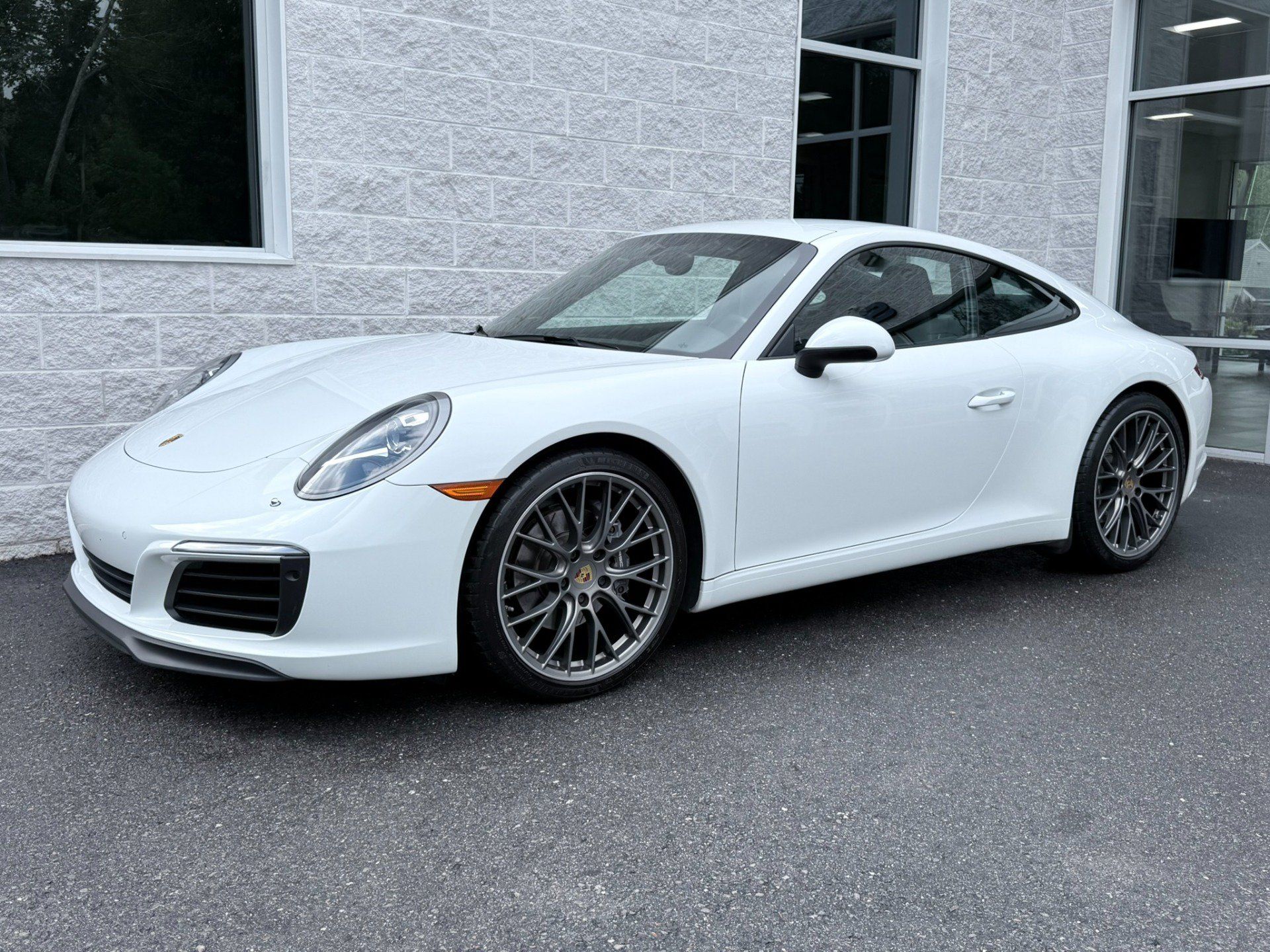 Used 2017 Porsche 911 Carrera 4 AWD/4WD image 3