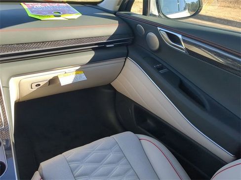 New 2025 Genesis GV80 3.5T e-SC image 16