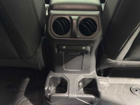 Used 2022 Jeep Wrangler Unlimited Sport w/ Xtreme Recon 35" Tire Package AWD/4WD image 17