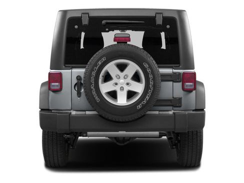 Used 2014 Jeep Wrangler Unlimited Rubicon w/ Connectivity Group AWD/4WD image 8