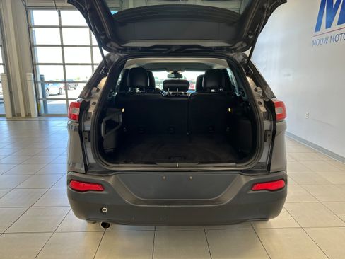Used 2014 Jeep Cherokee Latitude AWD/4WD image 7