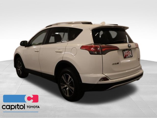 Used 2016 Toyota RAV4 XLE AWD/4WD image 4