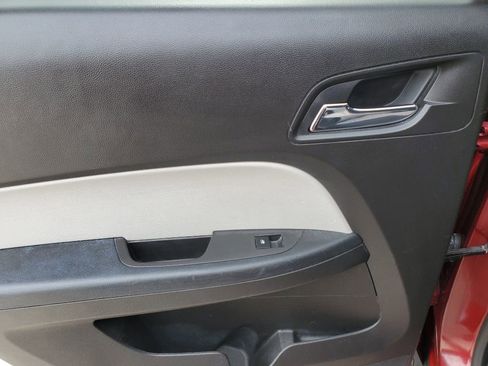 Used 2011 Chevrolet Equinox LT FWD image 23