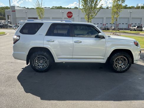 Used 2017 Toyota 4Runner Limited AWD/4WD image 11