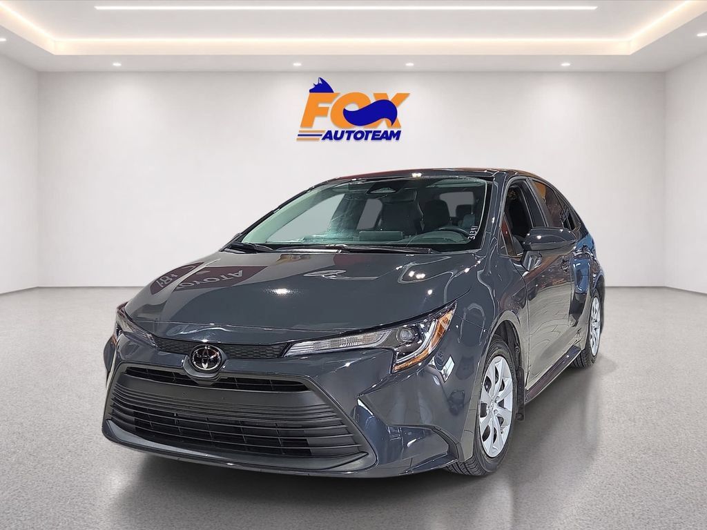 Certified 2025 Toyota Corolla LE FWD image 1