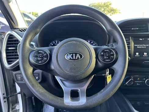 Certified 2021 Kia Soul S FWD image 11