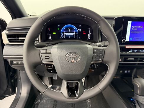 Used 2026 Toyota Camry SE FWD image 25