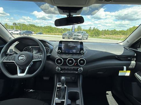 Used 2025 Nissan Sentra SV FWD image 25