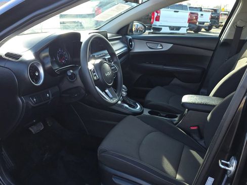 Used 2024 Kia Forte LXS FWD image 9