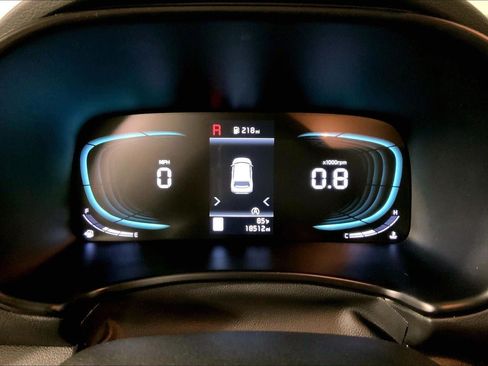 Used 2025 Kia Soul LX w/ LX Technology Package FWD image 20