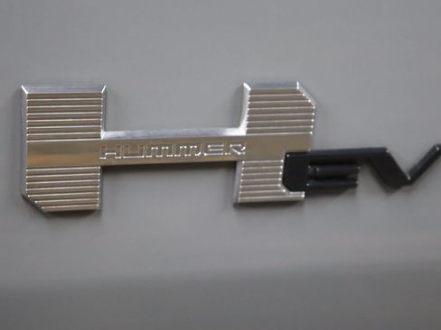 Used 2025 GMC Hummer EV 2X AWD/4WD image 10