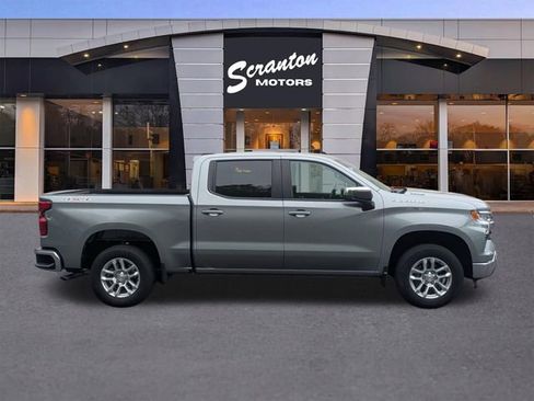 Used 2024 Chevrolet Silverado 1500 LT AWD/4WD image 6