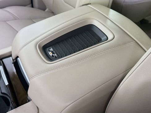 Used 2018 Cadillac Escalade Premium Luxury image 18