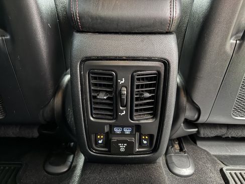 Used 2022 Dodge Durango R/T AWD/4WD image 18